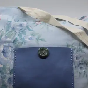 Tote bag Origami - fleur bleu et rose - poche lilas